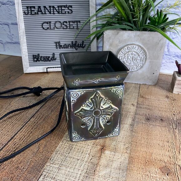 Scentsy DSW-HOPE Cross Full Size Wax Warmer - Picture 13 of 16